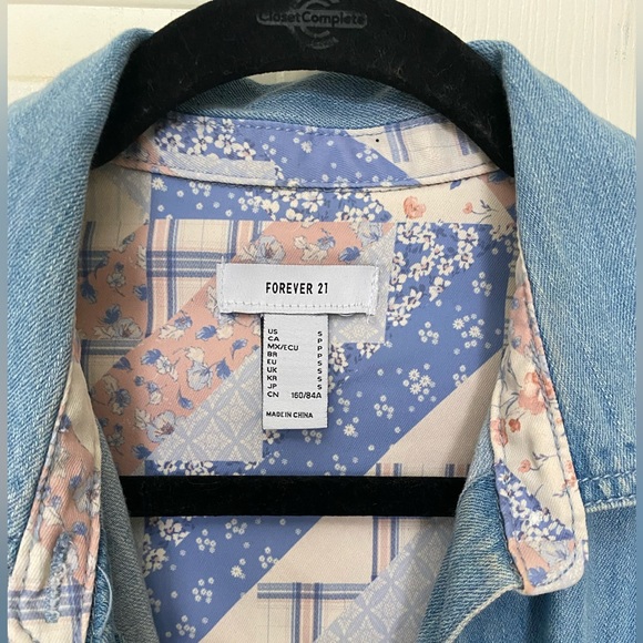 Denim shirt with floral inserts - Picture 5 of 5